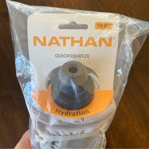 Nathan Quicksqueeze 18oz Handheld Water Bottle